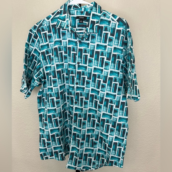 Menās Short Sleeve Button Up Shirt Bundle - Picture 8 of 10